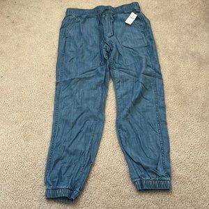 GAP BRAND NEW DRESSY JOGGERS